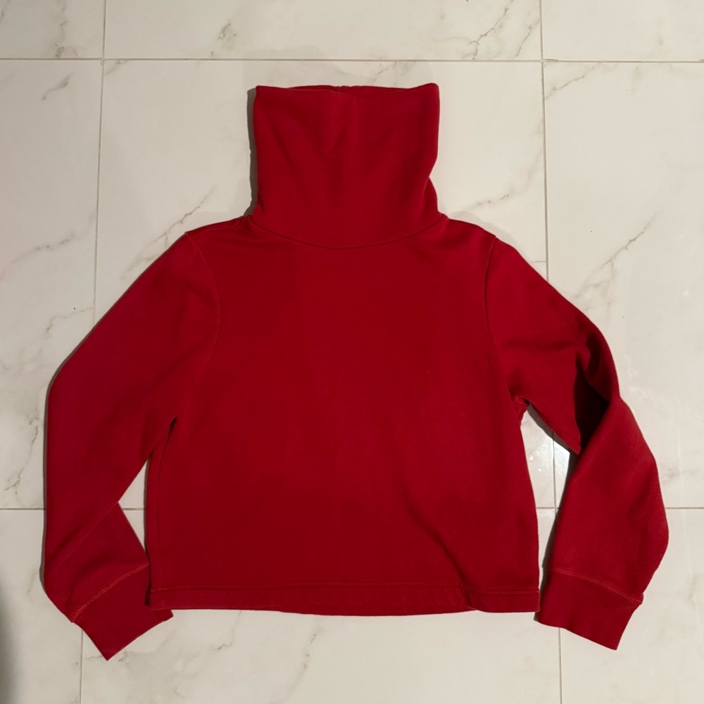 Zara - Cozy Red Turtleneck Sweatshirt - Cropped